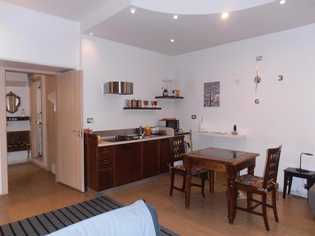 La Residenza Napoli Chiaia Short Let Apartment Superior Via Chiaia 82 Eksteriør bilde