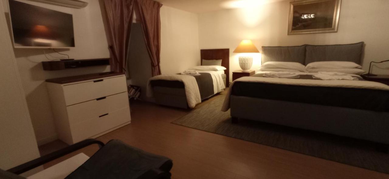 La Residenza Napoli Chiaia Short Let Apartment Superior Via Chiaia 82 Eksteriør bilde