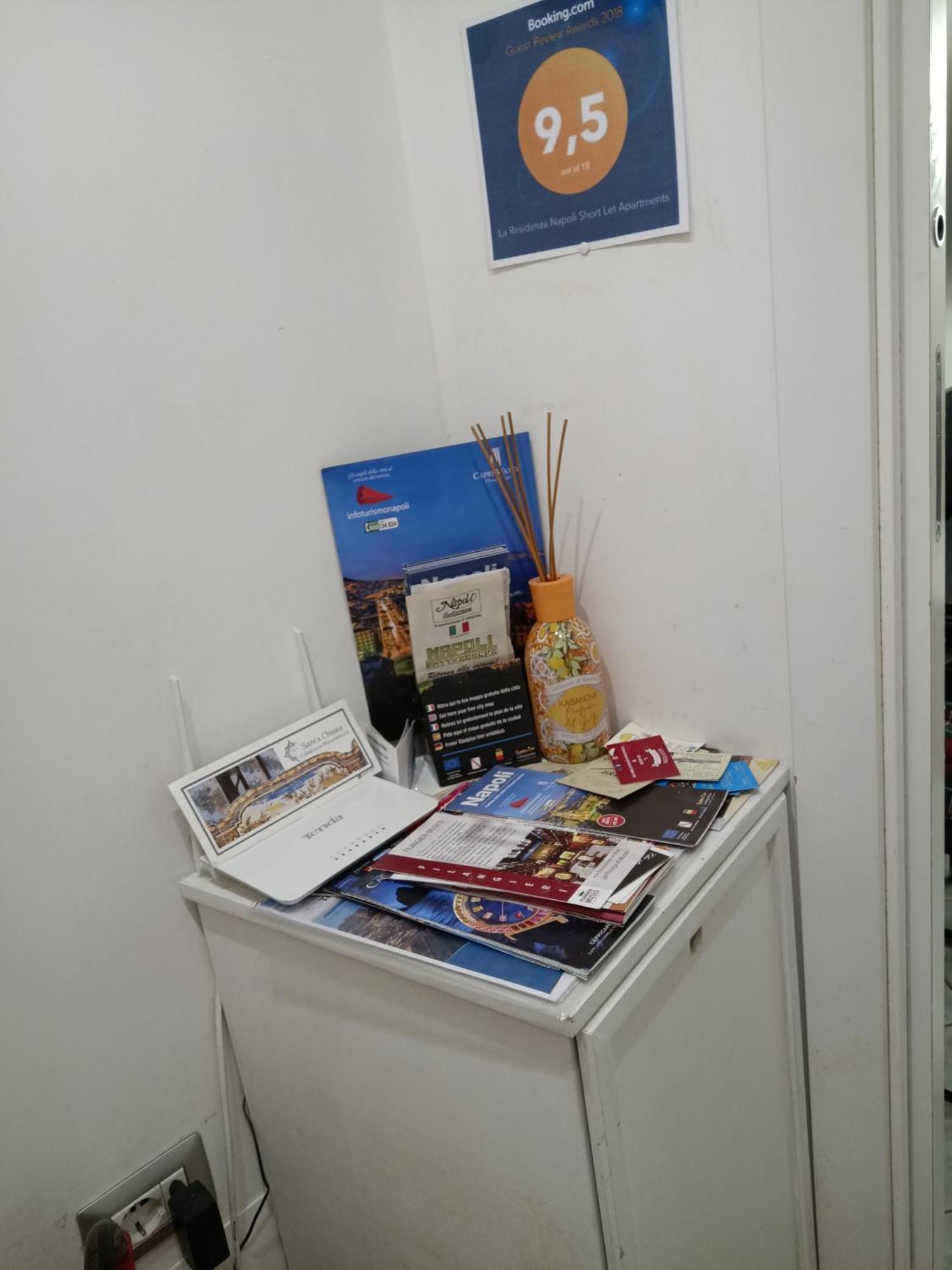 La Residenza Napoli Chiaia Short Let Apartment Superior Via Chiaia 82 Eksteriør bilde