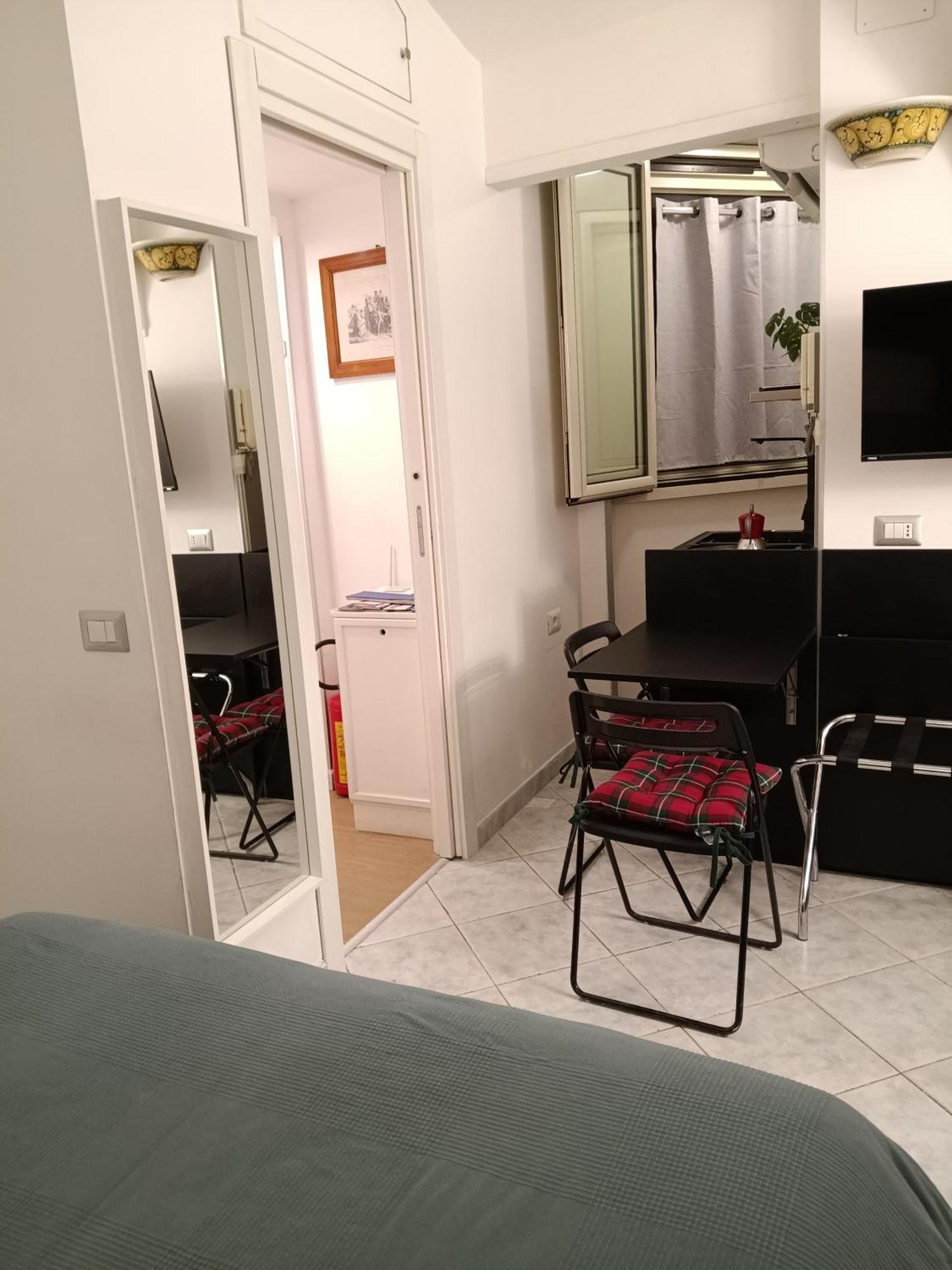 La Residenza Napoli Chiaia Short Let Apartment Superior Via Chiaia 82 Eksteriør bilde
