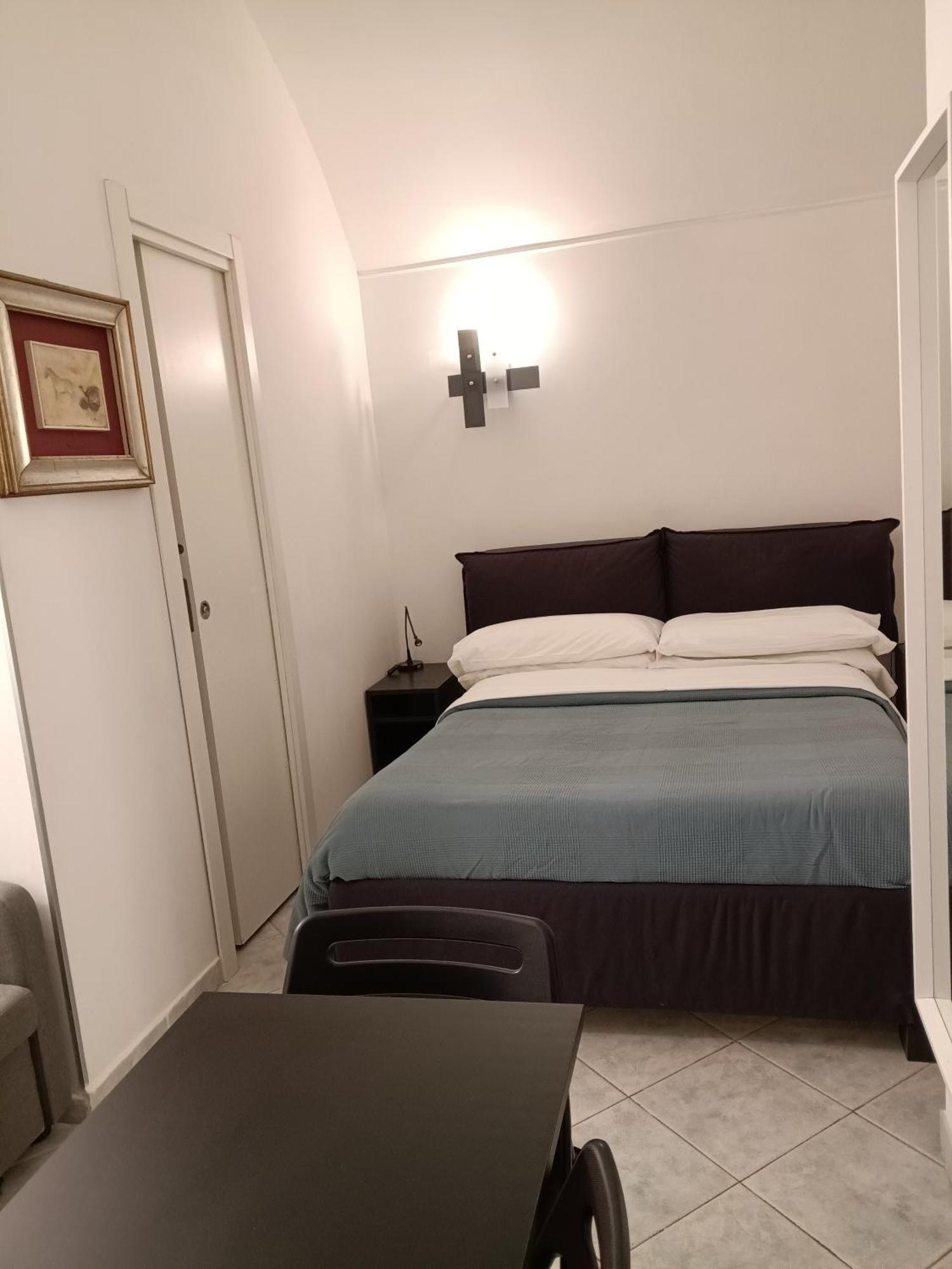 La Residenza Napoli Chiaia Short Let Apartment Superior Via Chiaia 82 Eksteriør bilde