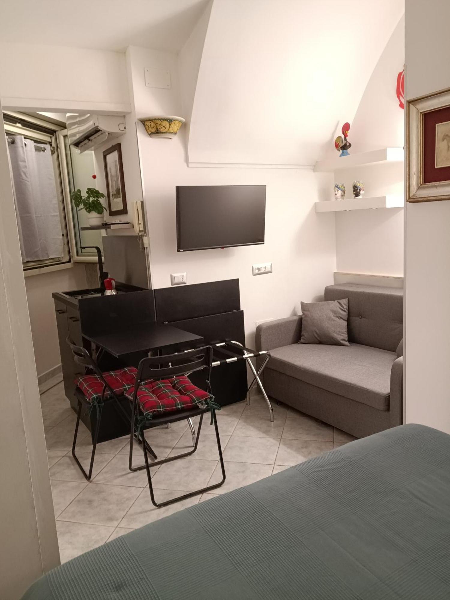 La Residenza Napoli Chiaia Short Let Apartment Superior Via Chiaia 82 Eksteriør bilde